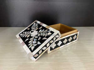 Caja de joyería con incrustaciones de resina y hueso, caja de almacenamiento de anillo rectangular sostenible impresa, cartón envuelto para regalo - Product Image 2