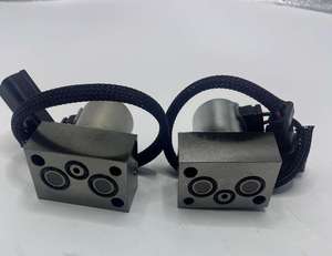 วาล์วควบคุมรถขุด 702-21-60500 (7022160500) สำหรับ PC200, PC220, PC228 และ PC228US - Product Image 1