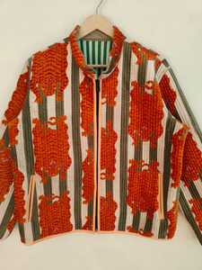 เสื้อแจ็คเก็ตกำมะหยี่ลายเสือสีส้ม งานแฮนด์เมด ลายคันธา แนวโบฮีเมียน เสื้อโค้ทฤดูหนาว  แบบสองด้าน  แขนสั้น  เป็นมิตรกับสิ่งแวดล้อม - Product Image 2