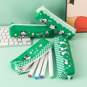 Estuche para lápices Carman Panda, bolsa de papelería para escuela y oficina con cremallera y estampado digital verde - Product Image 3