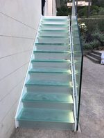 Design moderne d'escalier de haute qualité avec matériau en bois massif adapté aux lofts de villa et à la décoration intérieure de la maison