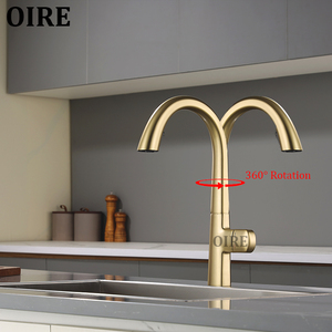 Oire Nouveau robinet de cuisine de luxe en laiton doré à rotation à 360 degrés à double mode Robinet d'évier encastré pour hôtels - Product Image 1