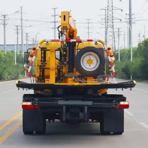 Dongfeng 4x2 platte oplegger bergingswagen uitgerust met een 8-tons kraan voor noodhulp. Fabrieksdirecte verkoop. - Product Image 6