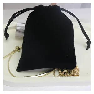 Supplier Wholesale cash commodity 7*9cm velvet Jewelry Drawstring Gift Pouch Bag for bracelet