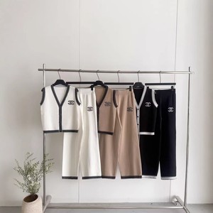 Completo due pezzi estivo 2026: Gilet senza maniche a tinta unita con contrasto in maglia e pantaloni a gamba larga, stile <span class=keywords><strong>moda</strong></span> transfrontaliero - Product Image 4