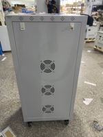 Stabilisateur/Régulateur de tension de moteur servo triphasé 380V 400V 415V 30KVA 50KVA 100KVA Affichage LED Régulateur AVR