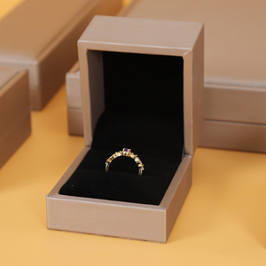 Boîte à <span class=keywords><strong>bijoux</strong></span> en velours de luxe avec logo personnalisé, pour bracelet, collier, pendentif, boucles <span class=keywords><strong>d</strong></span>'oreilles, boîte à <span class=keywords><strong>bijoux</strong></span> en cuir PU doré - Product Image 2