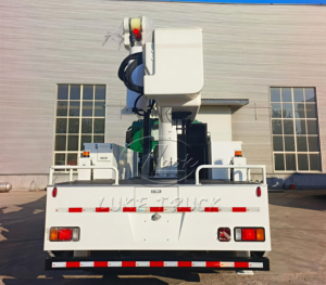 Vehículo de Trabajo Aéreo Aislado ISUZU de 18m, Camión con Plataforma Elevadora Aislada sobre Chasis Isuzu para Operaciones en Líneas Eléctricas - Product Image 6