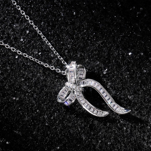 Collana girocollo con ciondolo a trapezio e fiocco per donna, gioielli minimalisti alla moda per tutti i giorni - Product Image 6