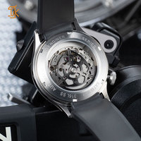 Montre automatique à mouvement mécanique rétrograde, logo OEM personnalisé, verre saphir bombé, cadran en fibre de carbone, montre-bracelet pour homme