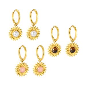 Boucles d'oreilles créoles en acier inoxydable hypoallergéniques, inaltérables et étanches, style bohème vintage, avec pierre naturelle turquoise et motif soleil - Product Image 6