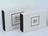 Boîtes d'emballage en carton de papier coulissant blanc mat pour vêtements chaussettes UV avantage feuille d'or estampage gaufrage à faible coût