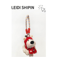 Porte-clés festif en peluche blanche avec écharpe à motif cœur et capuche tricotée rouge, adorable ornement de sac en forme de chiot pour Noël et la Saint-Valentin