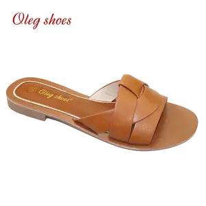 Nouvelles chaussures pour femmes sauvages porter plage sandales croix femelle femmes plates sandales et pantoufles