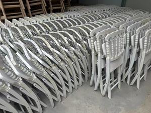 Location de chaises de banquet pliantes en bois de hêtre pour mariage, événement et fête - Product Image 3