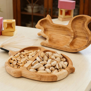 Assiettes en bois <span class=keywords><strong>de</strong></span> chêne faites à la main pour enfants, assiettes pour tout-petits, plateau pomme, écureuil, châtaigne, poire - Product Image 4
