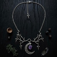 Collier ras du cou gothique en forme de branche de lune pour femme, collier mystique en cristal violet, bijoux de sorcière païenne, pendentif lune, bijoux bohèmes