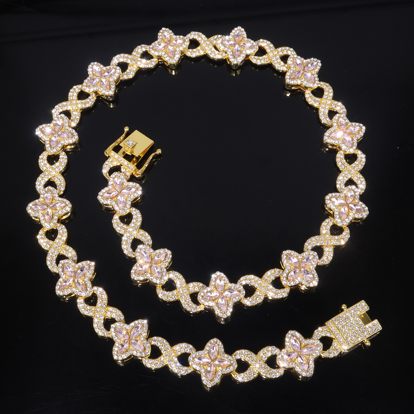 Gold chain + pink diamond four-leaf clover + full diamond buckle
