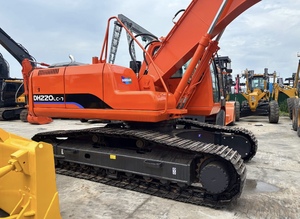 Excavatrice sur chenilles d'occasion Doosan DH220LC-7 d'origine coréenne, 22 tonnes, hydraulique, moyenne taille, faible nombre d'heures de fonctionnement, moteur, pompe, roulement - Product Image 3