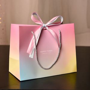Bolsas de Regalo Ecológicas de Papel Kraft para Bolsos y Cosméticos con Diseño de Cinta Clásica de Lujo - Product Image 6