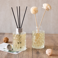 Collection de diffuseurs de parfum d'ambiance haut de gamme avec emballage cadeau de luxe et service de personnalisation de marque