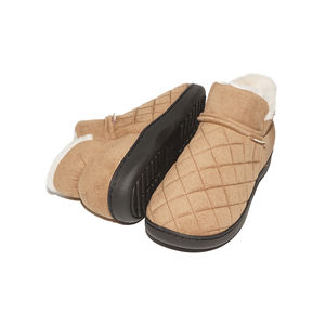 Chaussons d'hiver chauds à carreaux style hôtel pour femmes avec semelle extérieure en TPR, doublure en fourrure douce et moelleuse, confortables pour une utilisation en intérieur dans la chambre à coucher - Product Image 3