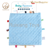 Fourniture d'usine bébé jouets éducation cognitif apaisant jouet bébé couette carrée mouchoirs en papier de couleur
