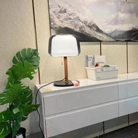 Table de Chevet de Luxe Minimaliste Nordique, Design Moderne en Fer avec LED, Décoration Créative pour Salon et Coin Canapé, Protection des Yeux
