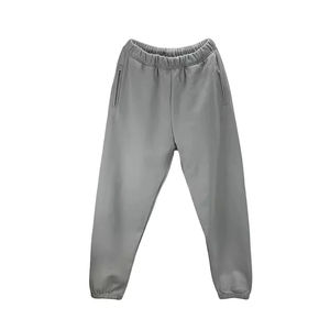 Pantalon de survêtement à jambes larges en coton de qualité supérieure Pantalon long incurvé de style urbain avec logo personnalisable Sangle brodée graphique empilée - Product Image 5