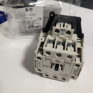 Contactor Mitsubishi S-T10 Trifásico DC24V Montaje en Riel DIN - Product Image 2