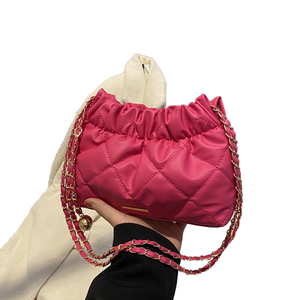 Ensemble de sandales et sacs à main d'été pour femmes Mini sacs à main en fourrure avec logo personnalisé en cuir et décoration en métal - Product Image 3