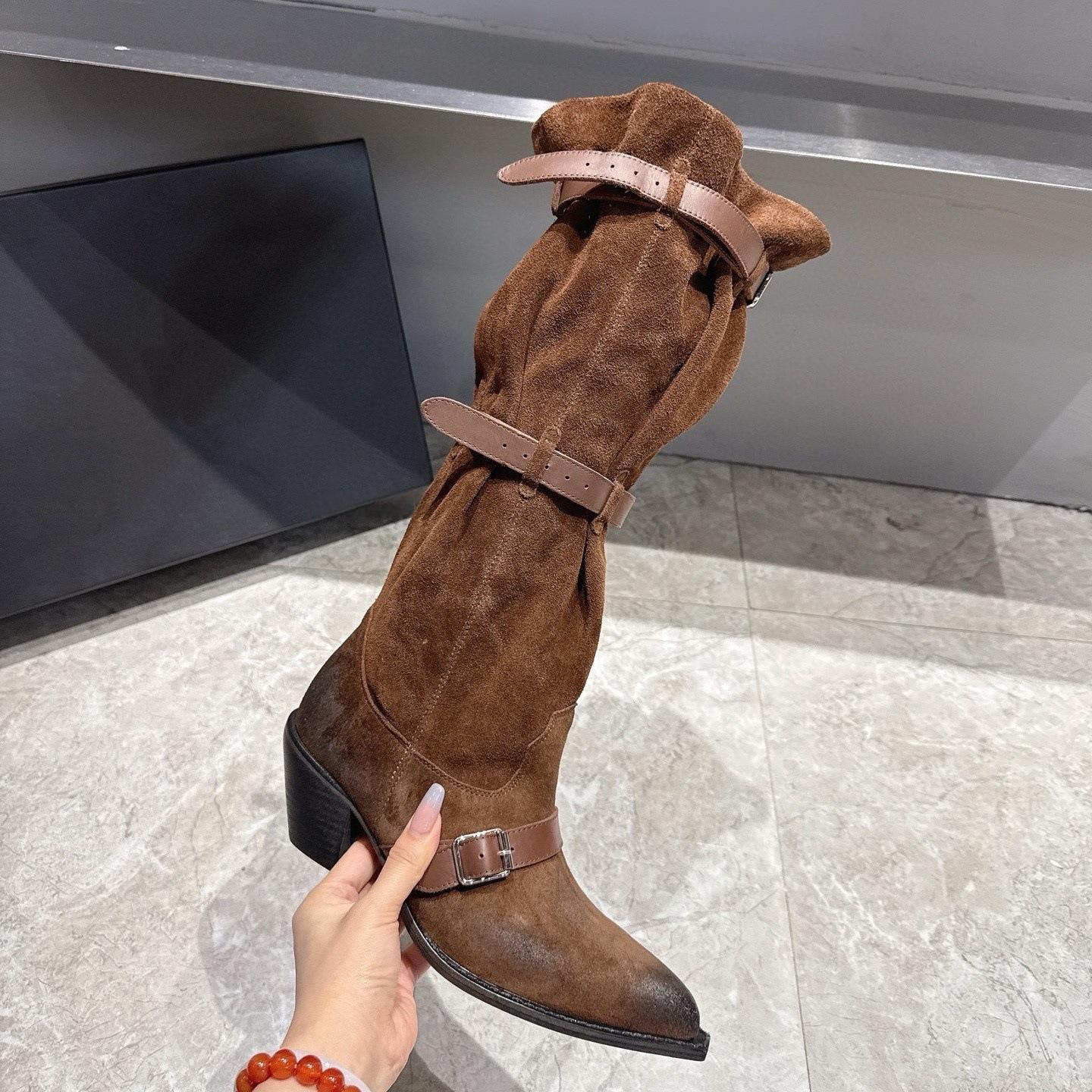 สีน้ำตาล