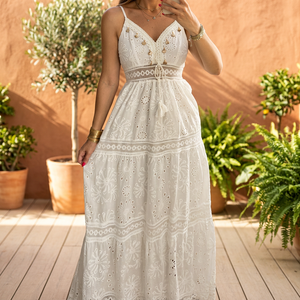 Robe longue d'été pour femme, style Empire, en dentelle, col en V, sans manches, brodée au crochet, fluide, bohème, écologique et naturelle - Product Image 3