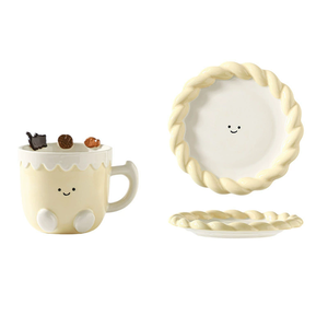 Xícara de Café e Prato Decorados com Pé Pequeno e Prato de Sobremesa Torcido - Product Image 4