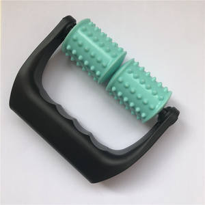 Tongkat Pemijat Selulit Tubuh Pegangan Dapat Diperpanjang Plastik Roda Rol Pemijat Berduri Dorong Ke Belakang untuk Leher Kepala Kaki Kaki - Product Image 2