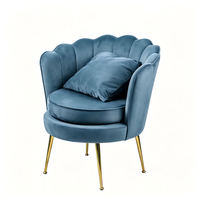 Fauteuil individuel contemporain en velours bleu premium, fauteuil lounge en forme de coquille de pétale, pieds en métal doré pour salon