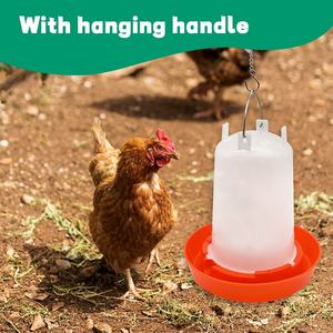 Alimentatore pulcino da 1KG e Kit per bevitori <span class=keywords><strong>pulcini</strong></span> da 1,5 l appeso regolabile 3 dimensioni altezze innaffiatore <span class=keywords><strong>di</strong></span> pollo per nidificatore <span class=keywords><strong>di</strong></span> anatra <span class=keywords><strong>di</strong></span> <span class=keywords><strong>quaglia</strong></span> pulcino - Product Image 6