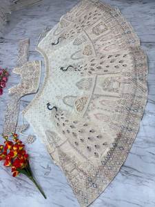 Lehenga Choli Premium Suave con Bordado de Hilo Hermoso y Diseño de Pavo Real para Fiestas y Festivales - Product Image 2