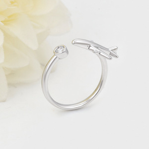 Anello Elegante da Donna con Design a Forma di Aeroplano, Gioiello di Moda Creativo di Alta Qualità Direttamente dalla Fabbrica - Product Image 2