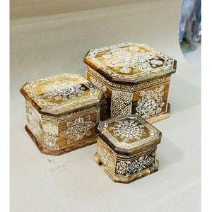 กล่องอัญมณีไม้ทาสีด้วยมือแบบพรีเมี่ยมชุดตู้3ชิ้นสำหรับเก็บเครื่องประดับพรีเมี่ยมถังไม้แกะสลักทรงสี่เหลี่ยมผืนผ้า - Product Image 1