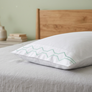 Housse de couette en soie artisanale Amara Serene Symphony - Couvre-lit de qualité 300 fils/cm² fait main, vert sauge/bleu automne, moderne, lavable - Product Image 3