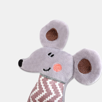 Vente en gros usine : Jouet souris en peluche mignon pour chat, avec rembourrage et herbe à chat