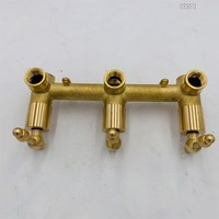 Corps en laiton de douche de Style classique pour robinet de douche de salle de bain corps de douche mitigeur d'eau chaude et froide avec commande de poignée à trois leviers