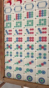 Mahjong de luxe moderne américain en acrylique rose, 160 tuiles, couleur personnalisée, durable, écologique, pliable, portable, peint à la main, pour l'intérieur - Product Image 3