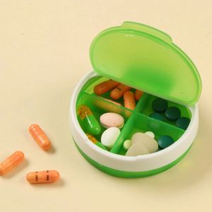 Boîte à médicaments portable givrée transparente à 4 compartiments, mini distributeur de pilules anti-poussière pour voyage, organisateur, idée cadeau originale - Product Image 5