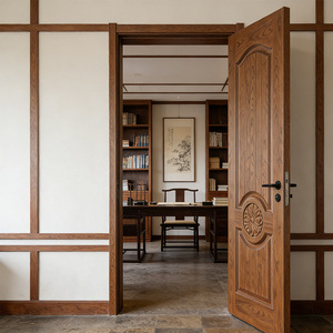 Puerta Interior Tradicional de Madera Maciza con Diseño Tallado, Acabado de Superficie Pulida, Apertura Manual para Dormitorio - Product Image 2