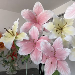 H-695 Fleurs suspendues géantes, grandes fleurs de lys en mousse EVA faites à la main, imperméables, pour décoration de mariage, d'événements et de fêtes en extérieur - Product Image 4