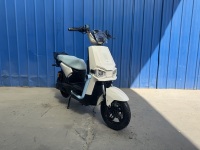 Scooter électrique haute performance de qualité supérieure avec fourche avant hydraulique et freins à disque avant et arrière