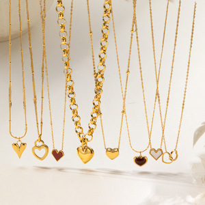Collane a strati con ciondolo a cuore in acciaio inossidabile dorato con zirconi, accessori di bigiotteria alla moda per donna - Product Image 1