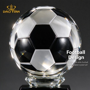Trophée de football personnalisé en cristal avec gravure laser 3D <span class=keywords><strong>du</strong></span> joueur sur colonne en verre K9 – Cadeau pour tournoi sportif scolaire ou ligue jeunesse - Product Image 2